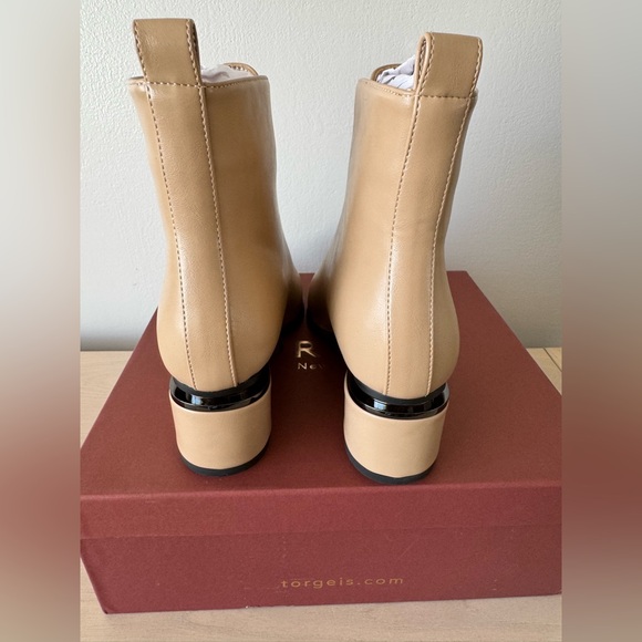 Torgeis Marion Beige Zip-Up Wedge Booties / Size 9 NWB - Picture 2 of 14